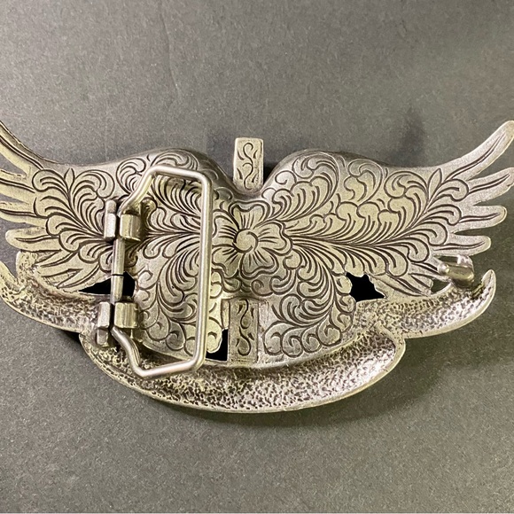 Embellished Silver Winged Belt Buckle - Picture 2 of 4